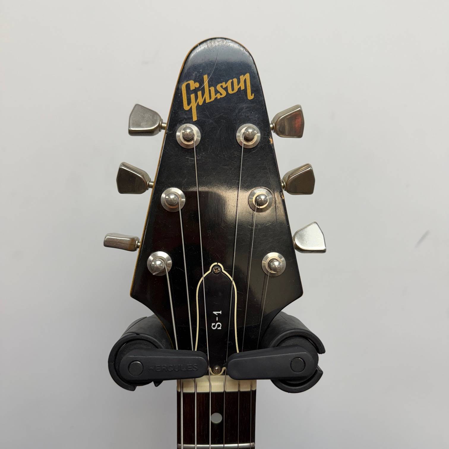 Vintage Gibson S-1 Electric Guitar with Gibson Hard Case 1970's Sunburst - Image 4