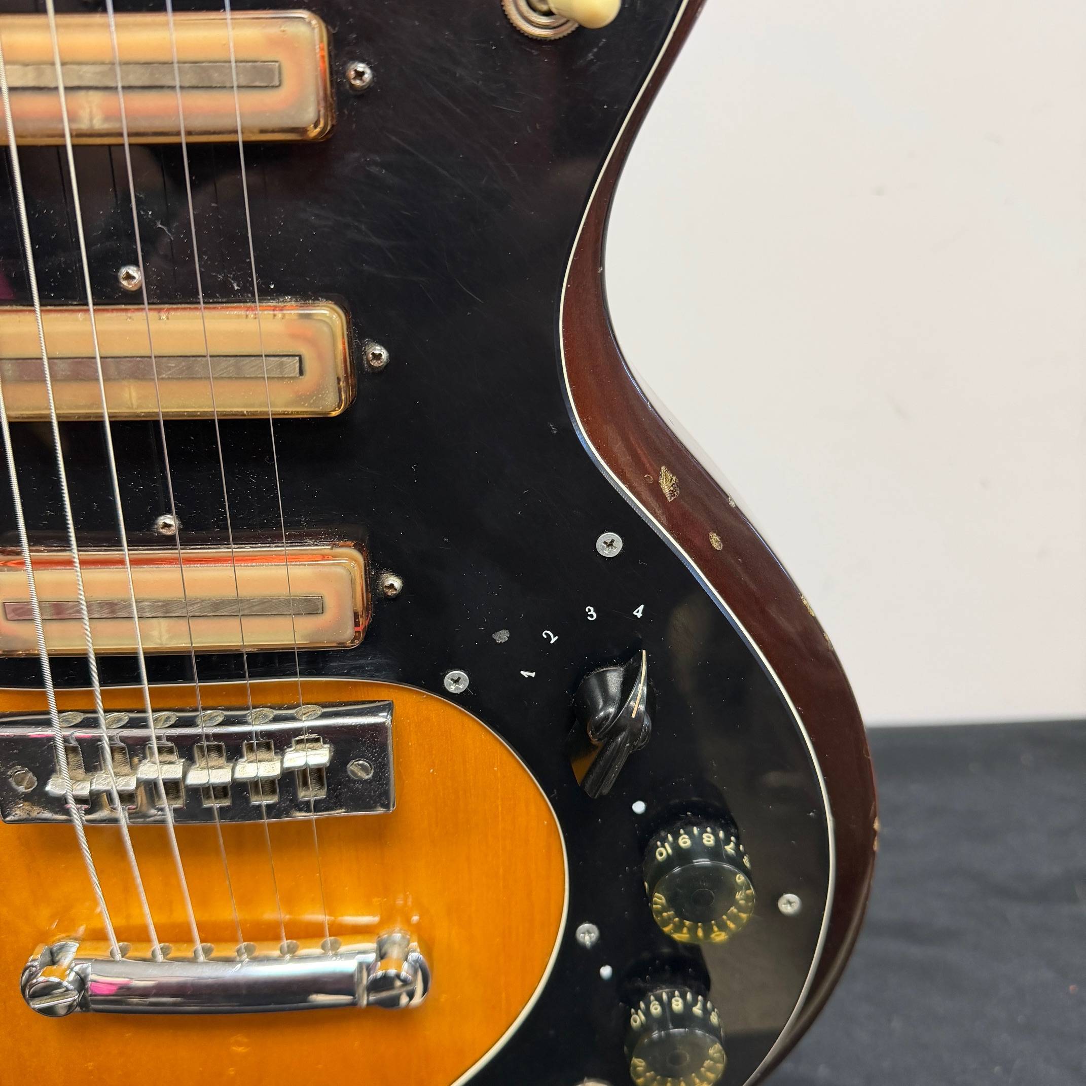 Vintage Gibson S-1 Electric Guitar with Gibson Hard Case 1970's Sunburst - Image 11