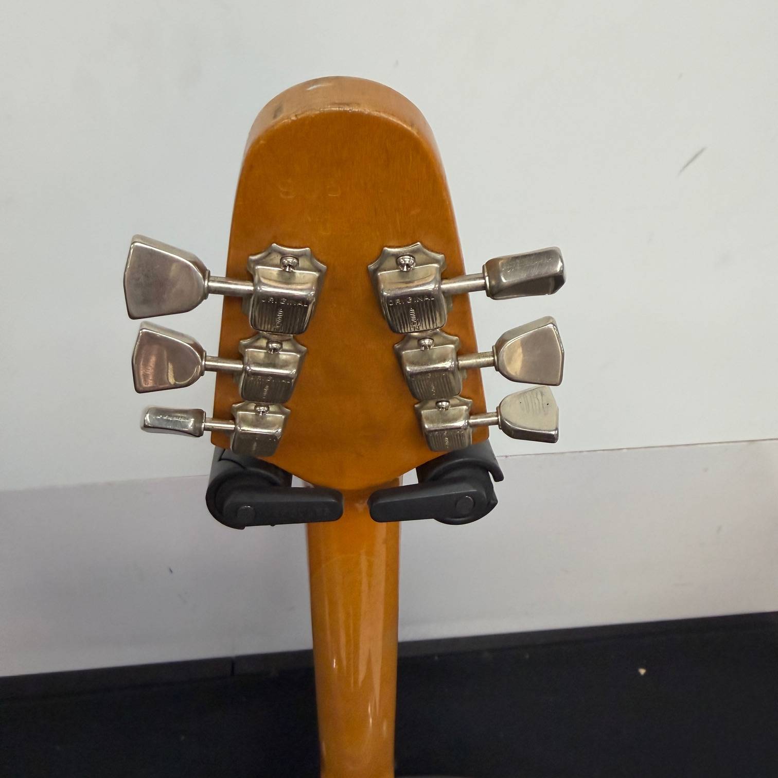 Vintage Gibson S-1 Electric Guitar with Gibson Hard Case 1970's Sunburst - Image 17