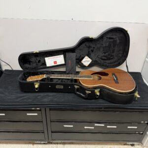 Used Fender Paramount Series PM-2 Parlor Acoustic Guitar with Original Case Mahogany