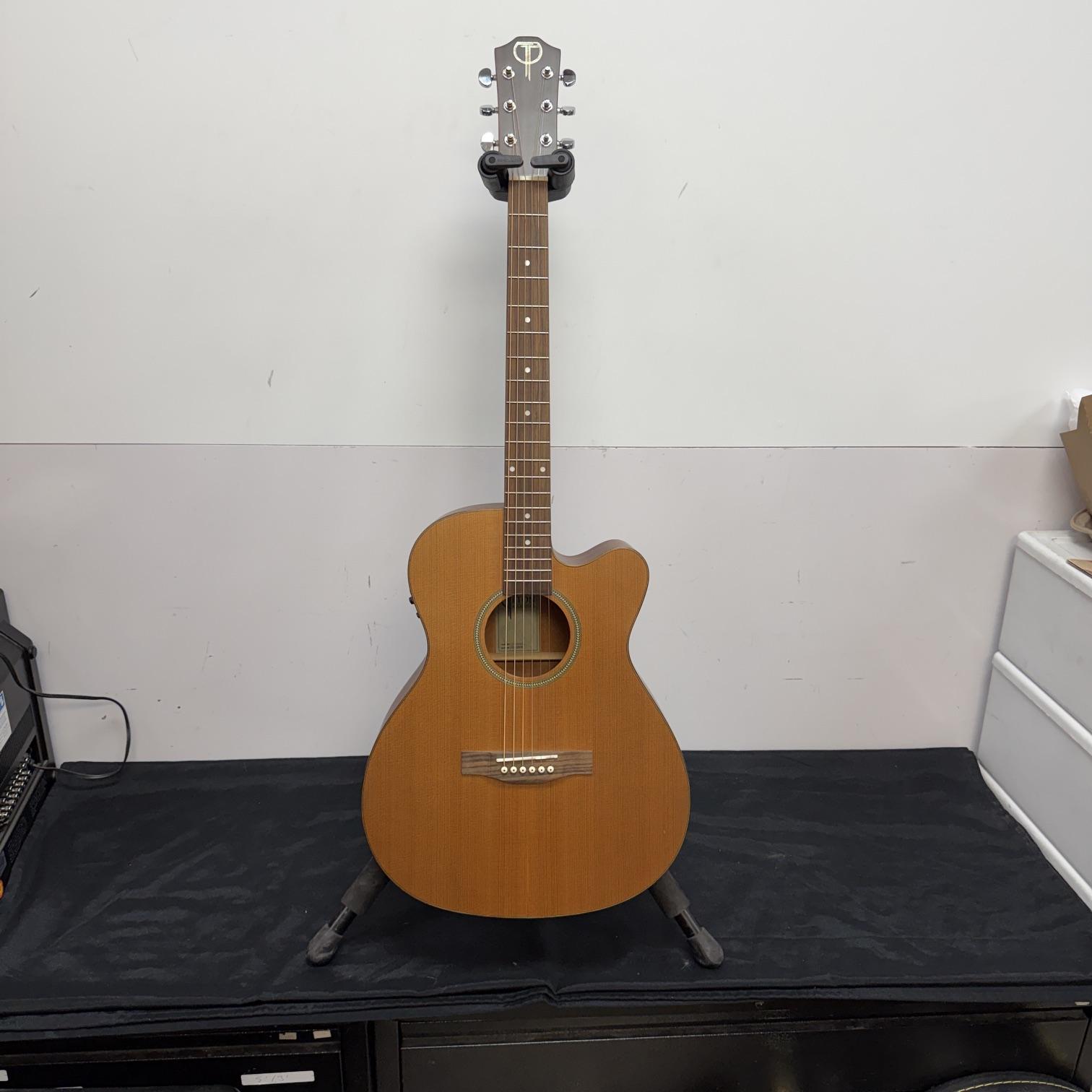 Used Teton STG105CENT 105 Series Grand Concert Acoustic Electric Guitar with Case - Image 2