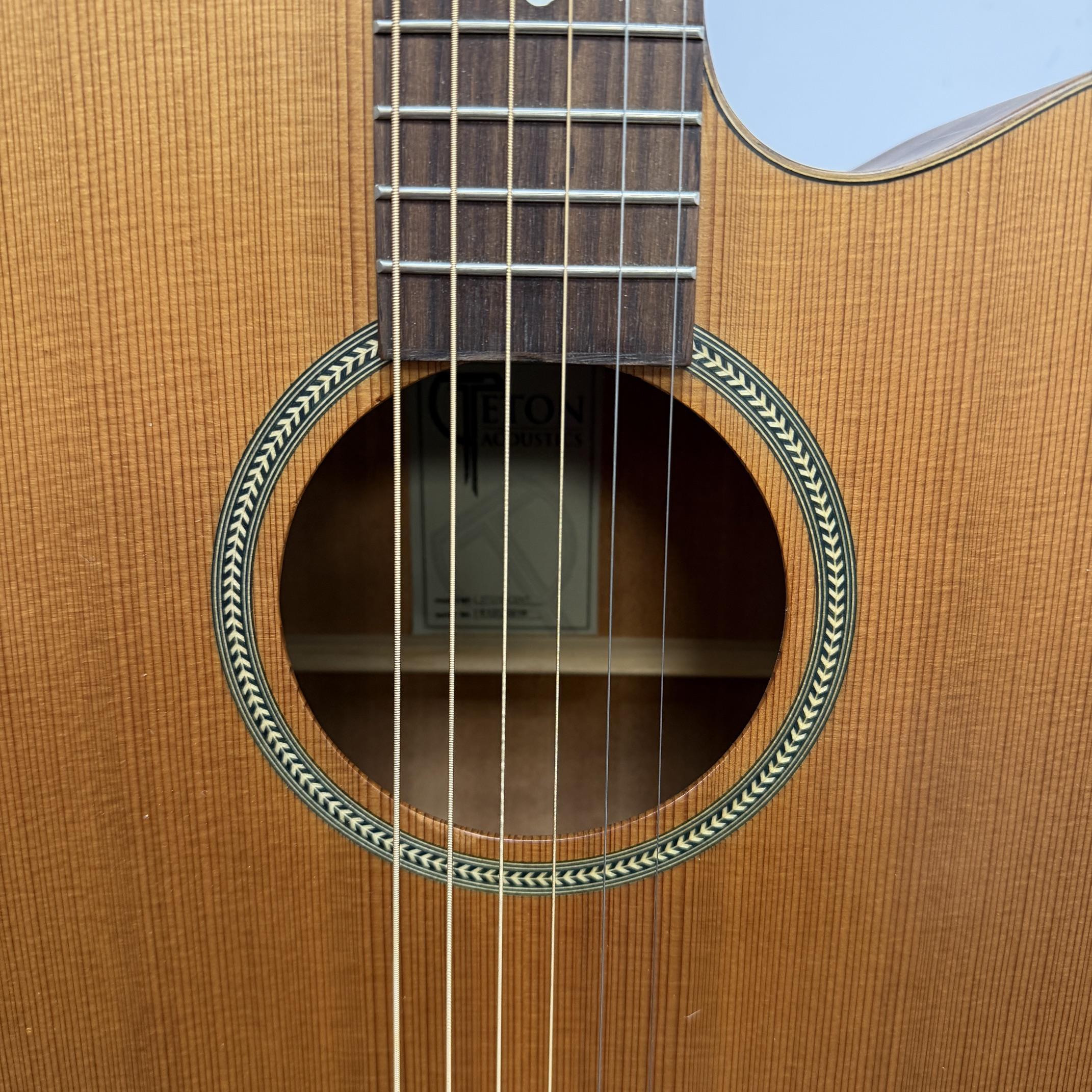 Used Teton STG105CENT 105 Series Grand Concert Acoustic Electric Guitar with Case - Image 9