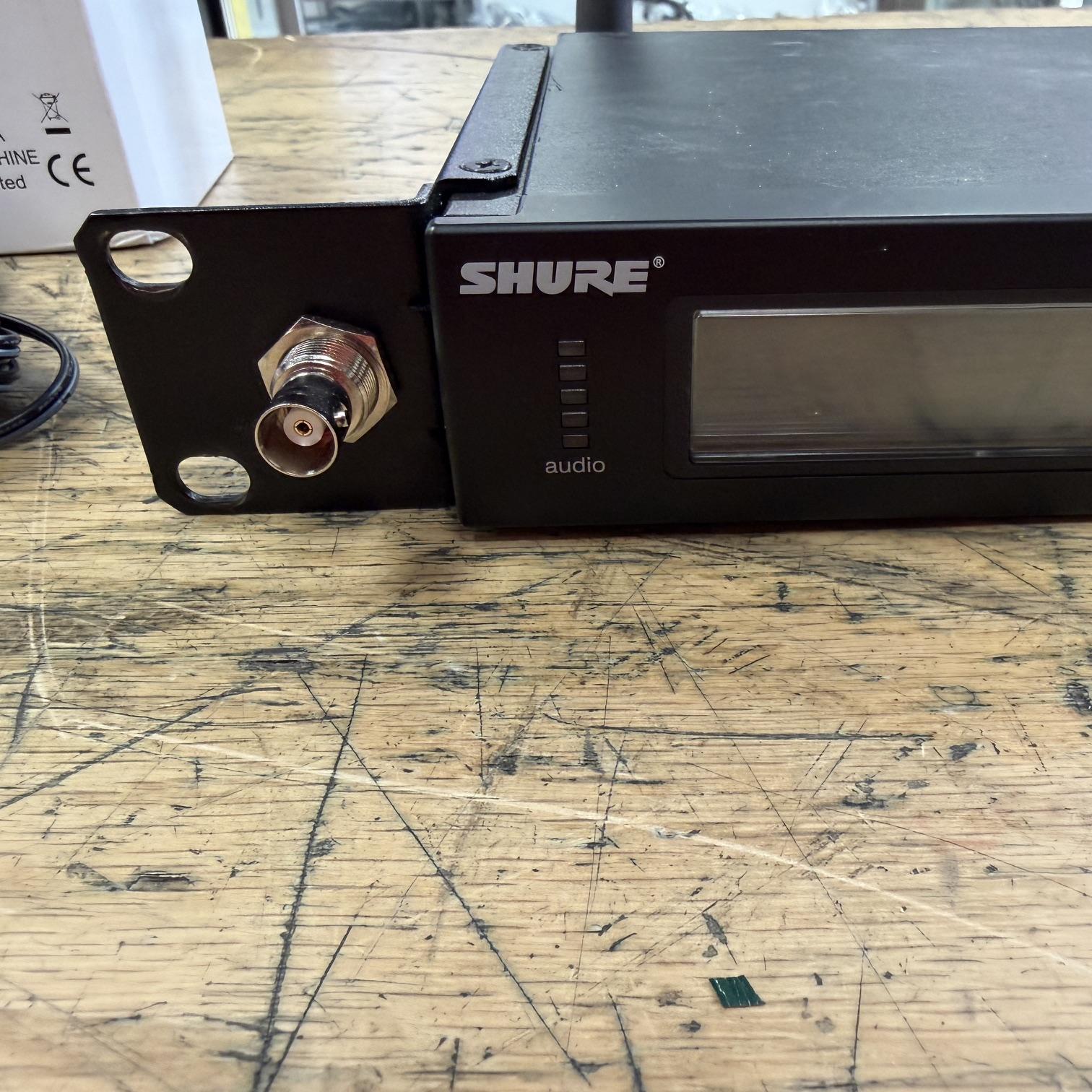 Used Shure SLX4 H19 Freq: 542Mhz-572Mhz Wireless Microphone System with SLX1 Body Pack - Image 2