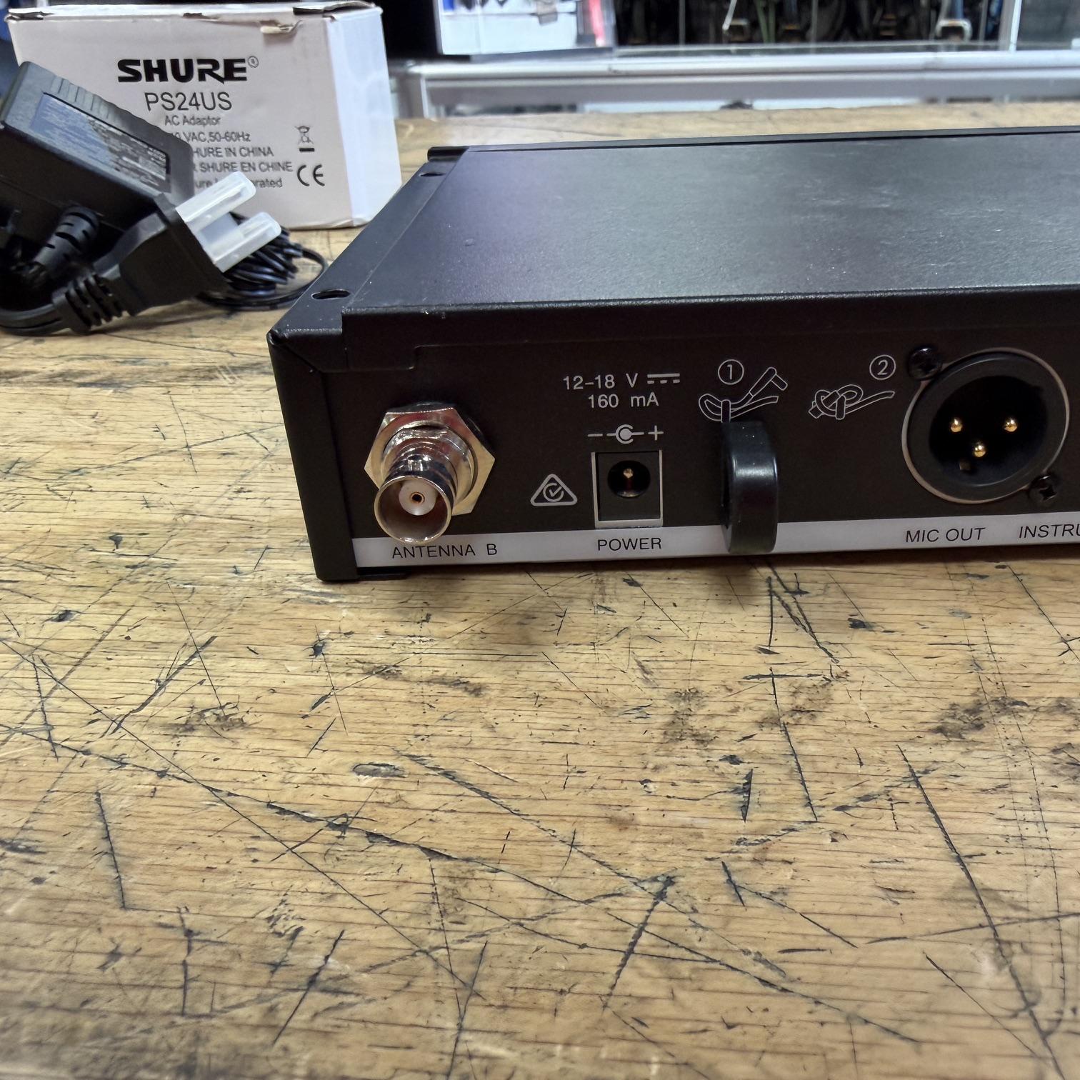 Used Shure SLX4 H19 Freq: 542Mhz-572Mhz Wireless Microphone System with SLX1 Body Pack - Image 4