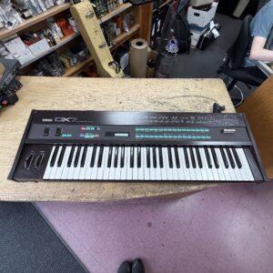 Vintage Yamaha DX7 Digital Programmable Algorithm Synthesizer Synth Keyboard Made in Japan Just Serviced