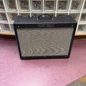 Used Fender Hot Rod Deluxe  Tube Guitar Combo Guitar Amp Amplifier with Cover and Footswitch