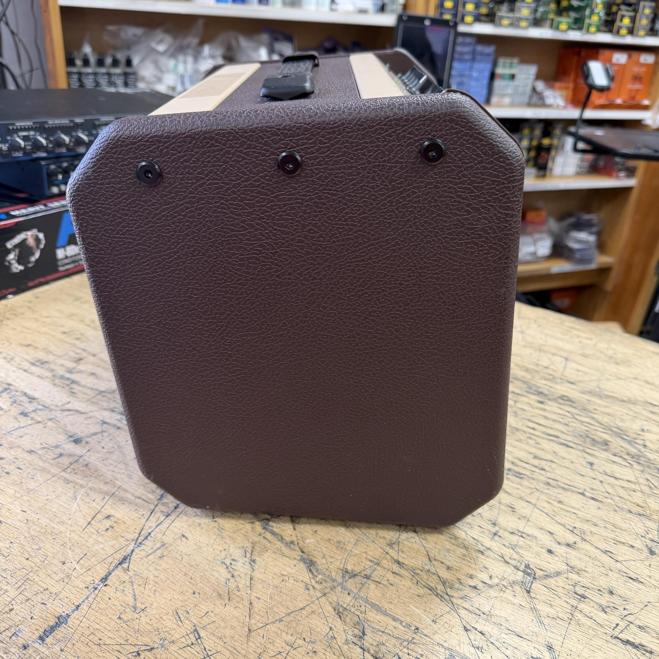 Used Fishman Loudbox Mini PRO-LBX-500 BT 60-watt 1 x 6.5-inch Acoustic Guitar Amp Amplifier - Image 6