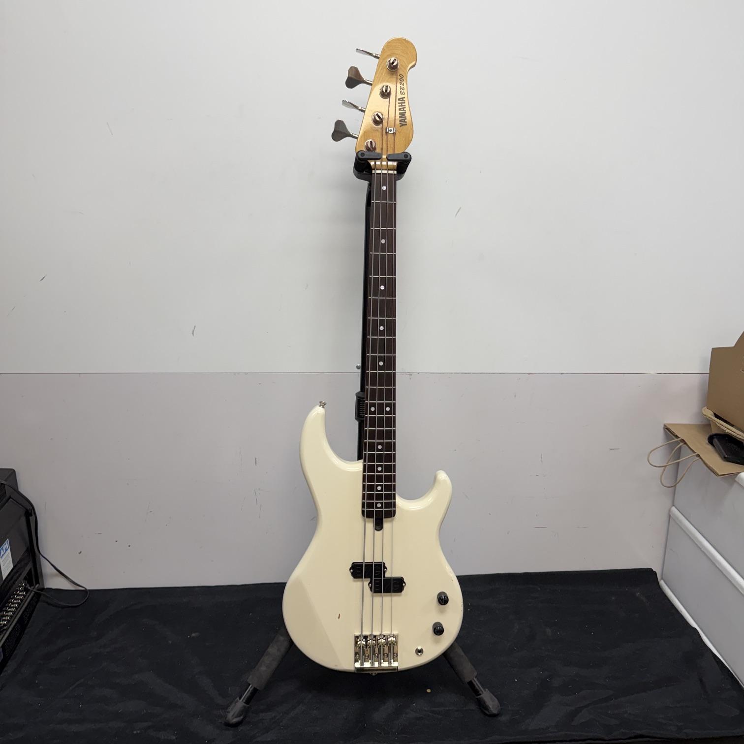 Vintage Yamaha BB200 4-String Active Electric Bass Guitar with EMG Leland Sklar Signature Pickups