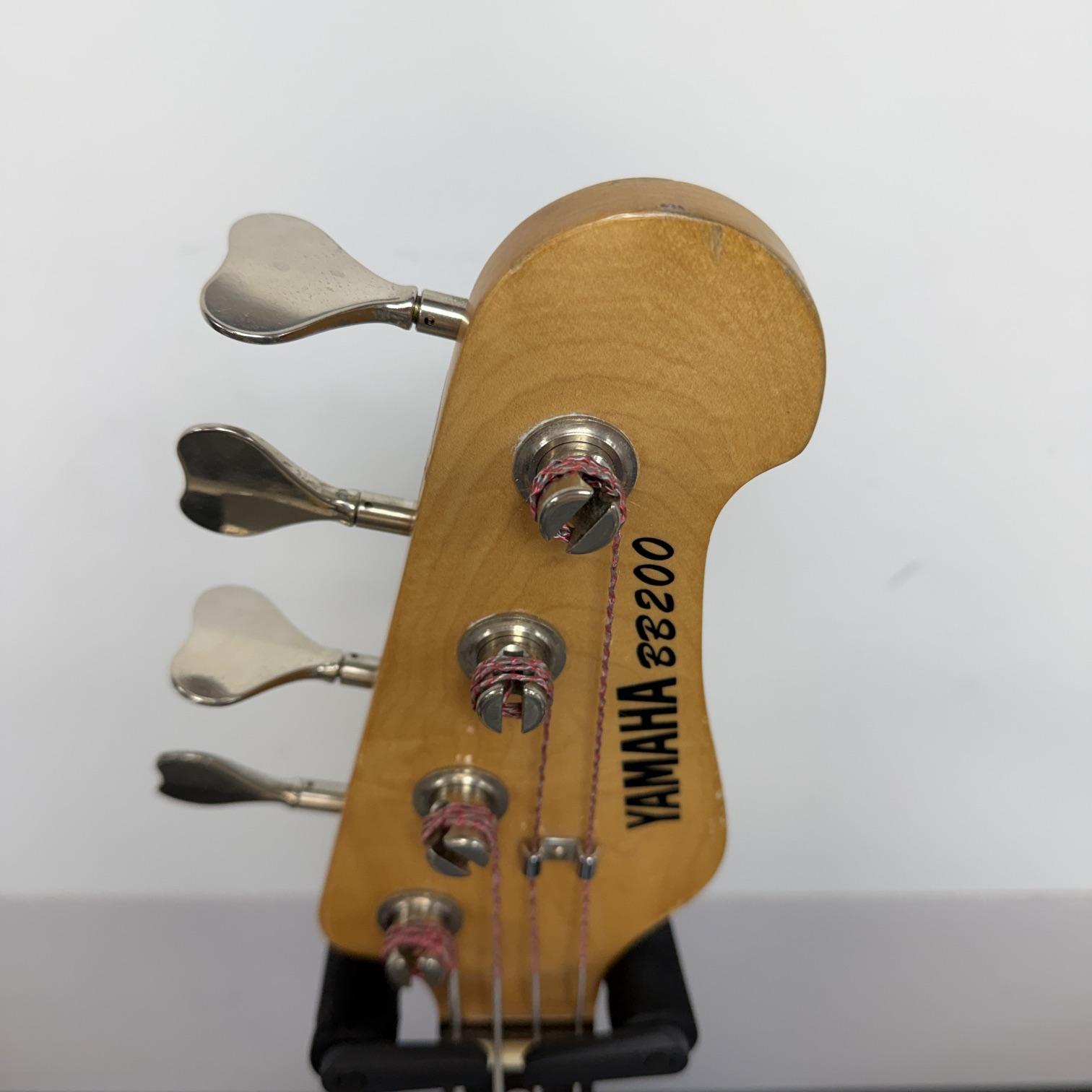Vintage Yamaha BB200 4-String Active Electric Bass Guitar with EMG Leland Sklar Signature Pickups - Image 2