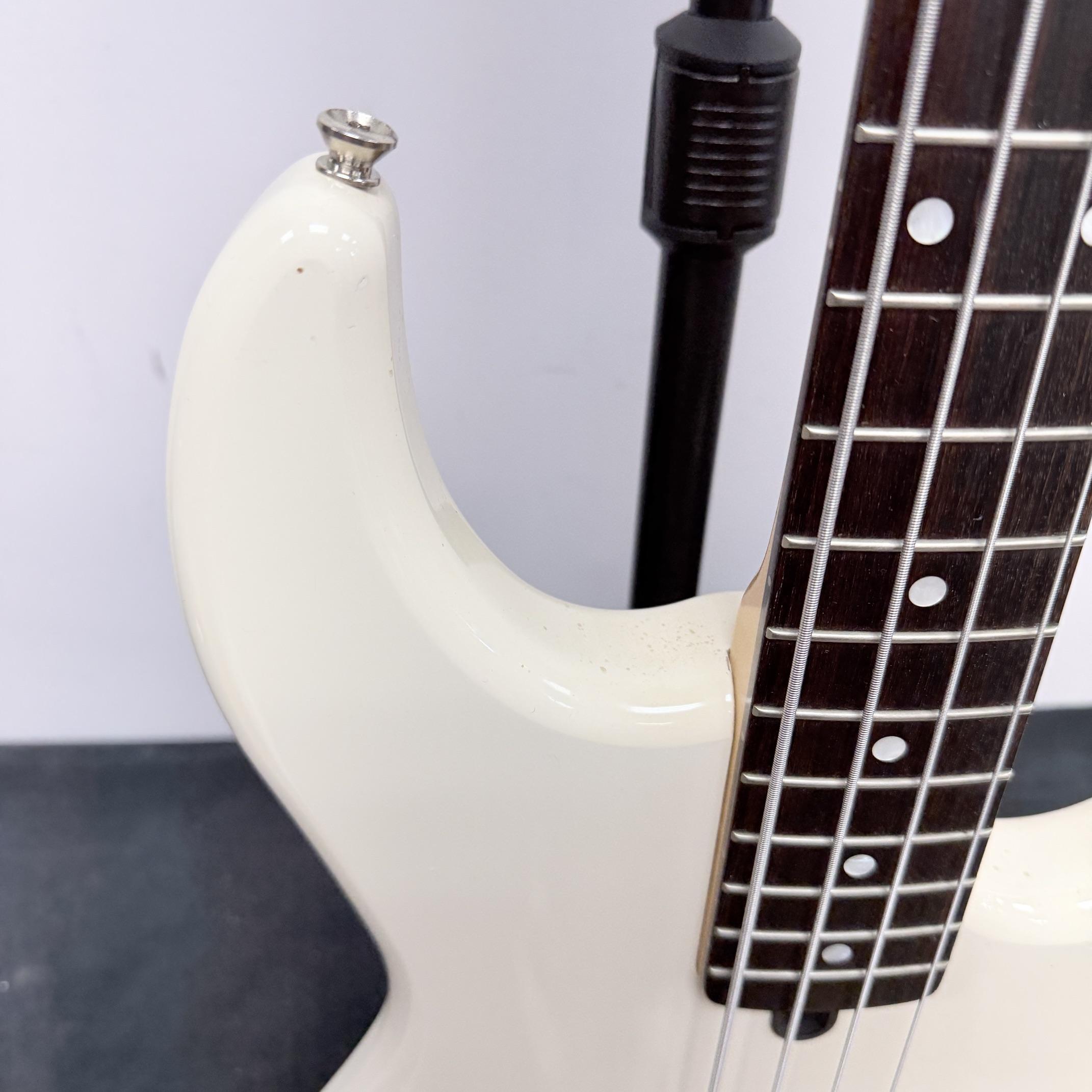 Vintage Yamaha BB200 4-String Active Electric Bass Guitar with EMG Leland Sklar Signature Pickups - Image 8