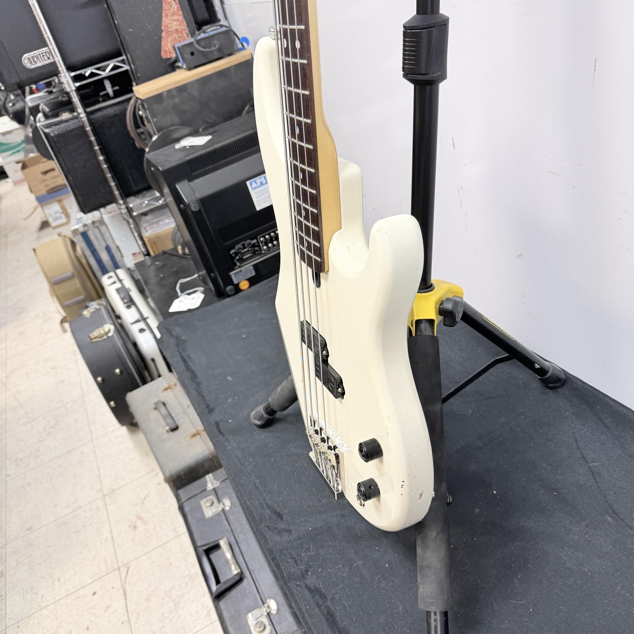 Vintage Yamaha BB200 4-String Active Electric Bass Guitar with EMG Leland Sklar Signature Pickups - Image 17