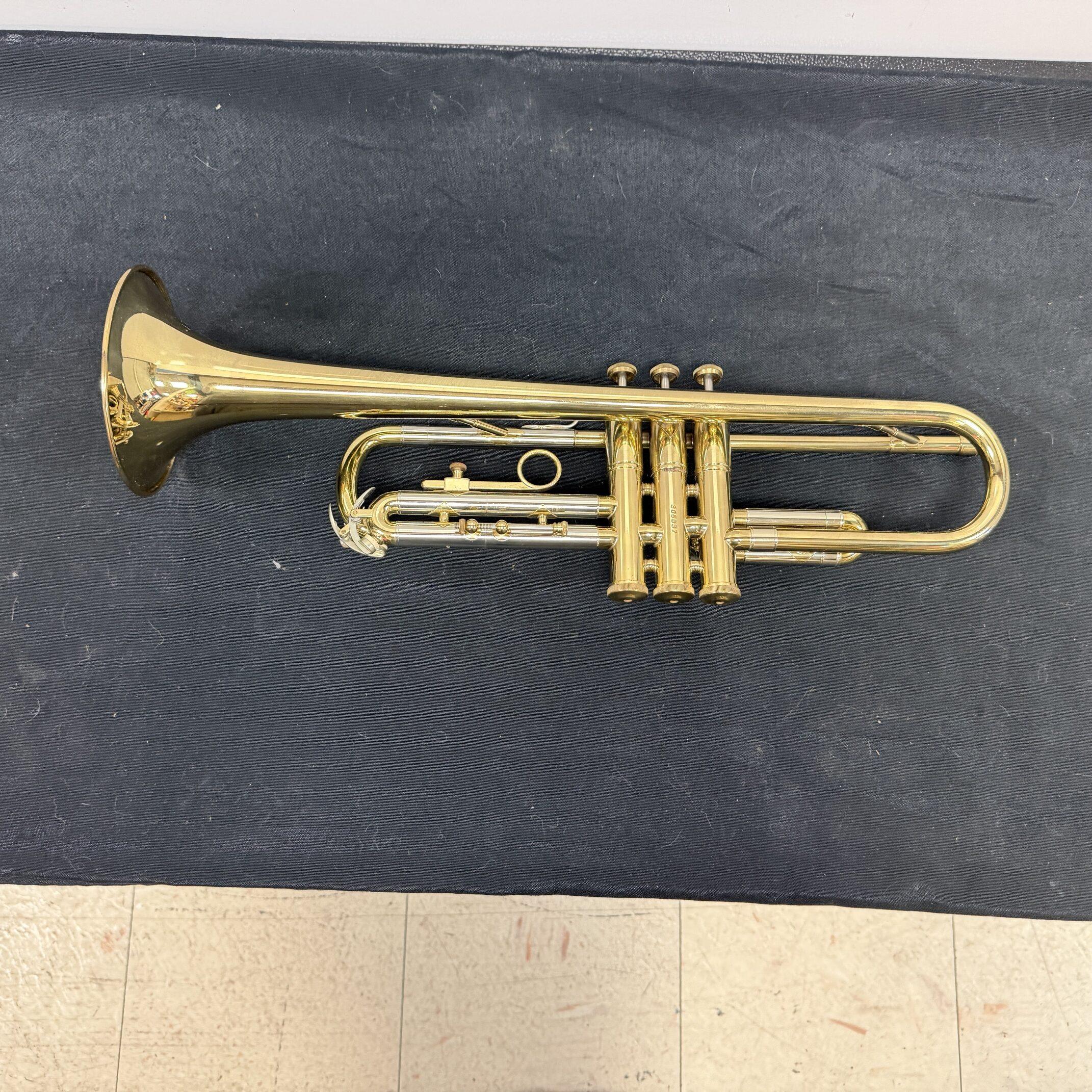 Vintage 1975 Reynolds Medalist Bb Trumpet with Original Case and Mouthpiece Just Serviced - Image 12