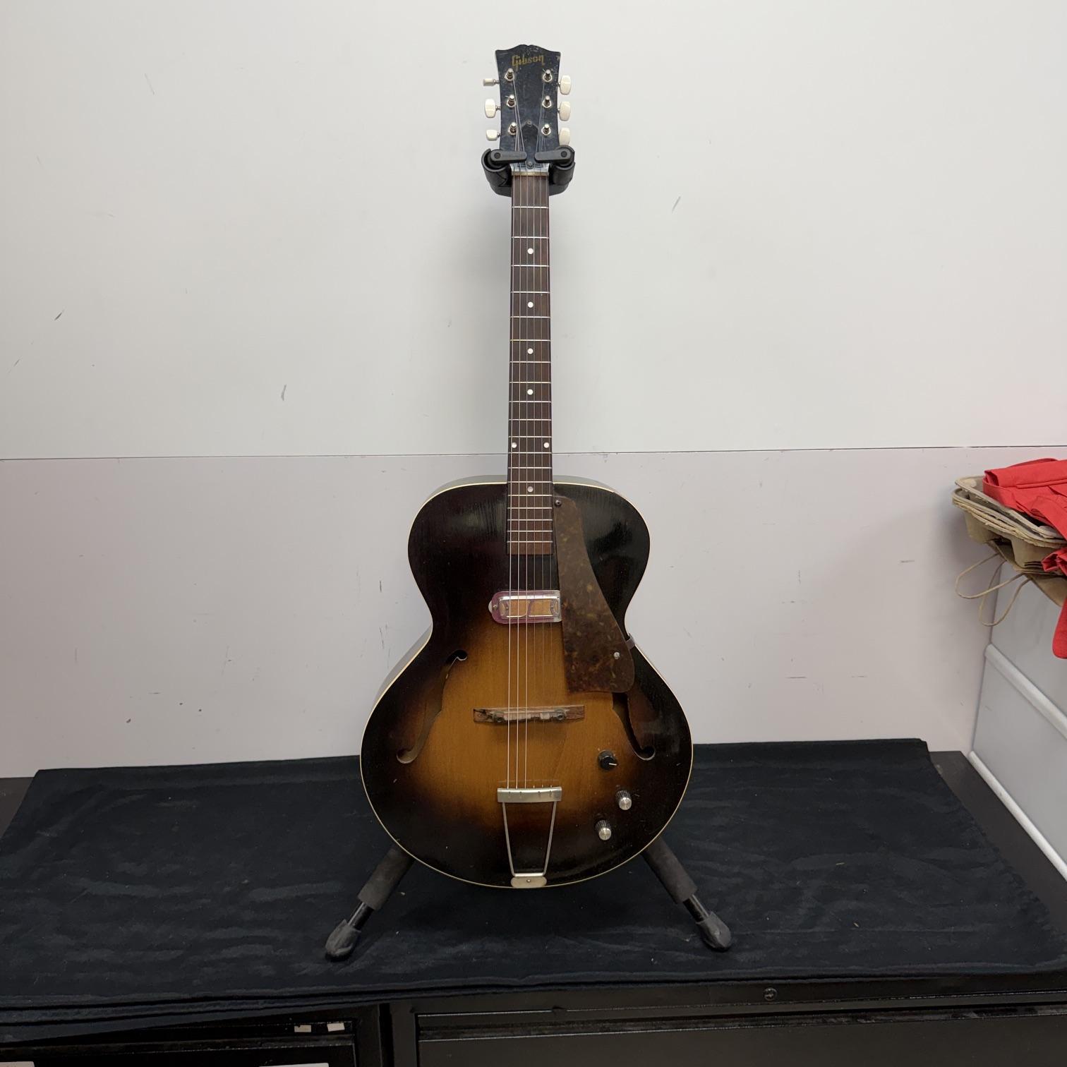 Vintage Gibson 1952 L-48 Hollowbody Archtop Acoustic Electric Guitar with DeArmond Gold Foil Pickup and Lifton Case - Image 2