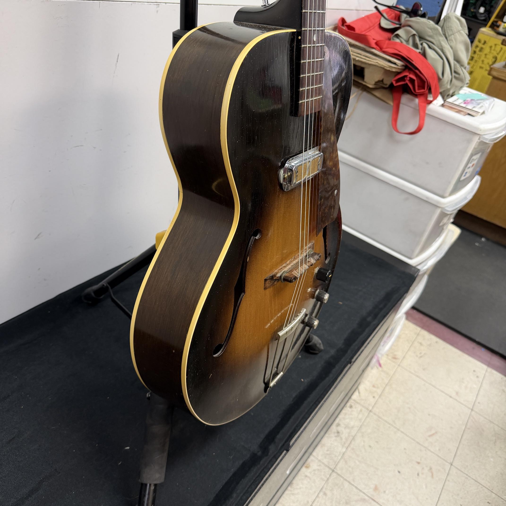 Vintage Gibson 1952 L-48 Hollowbody Archtop Acoustic Electric Guitar with DeArmond Gold Foil Pickup and Lifton Case - Image 13