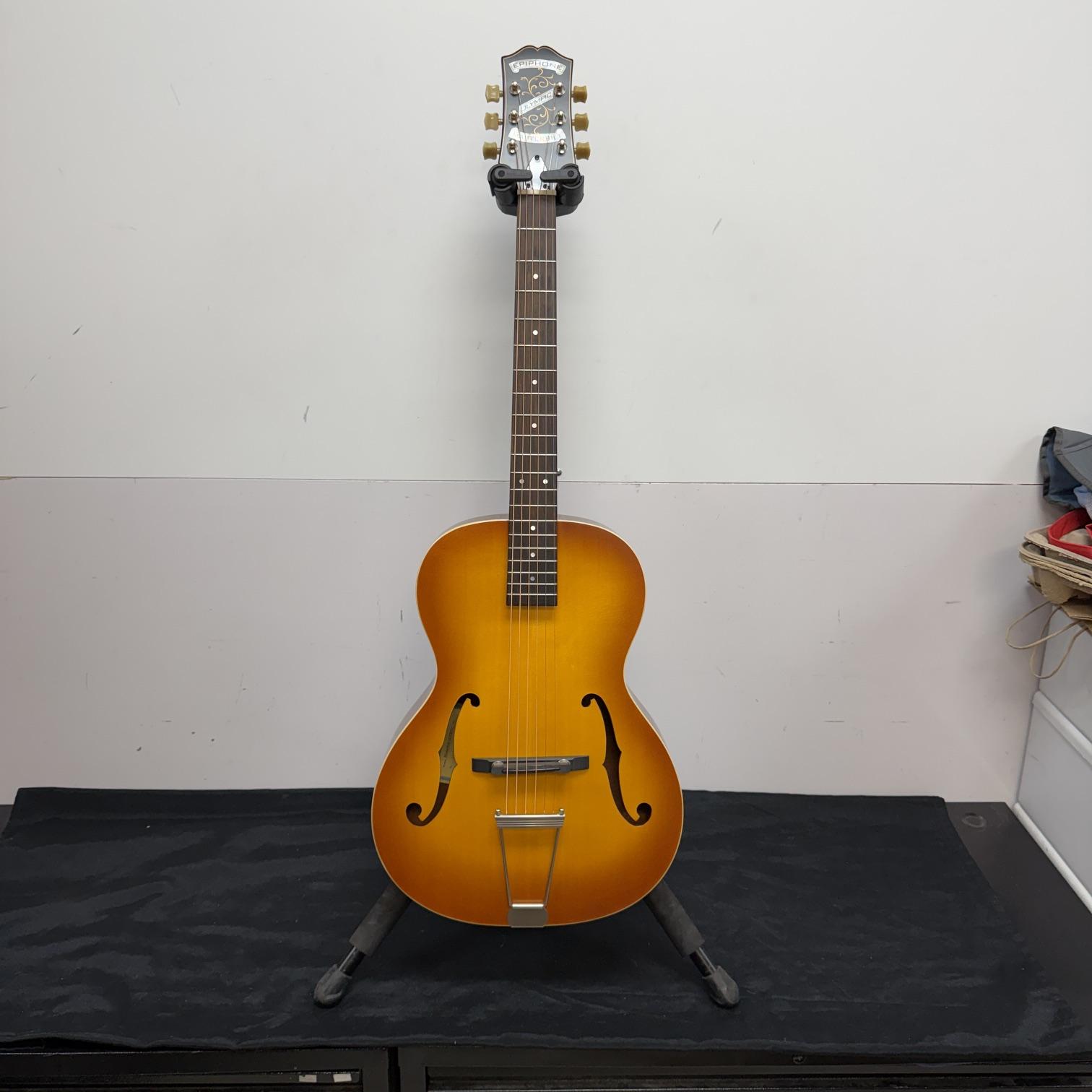 Used Epiphone Masterbilt Olympic Archtop Acoustic Electric Guitar with Case Honey Burst 2016 - Image 2