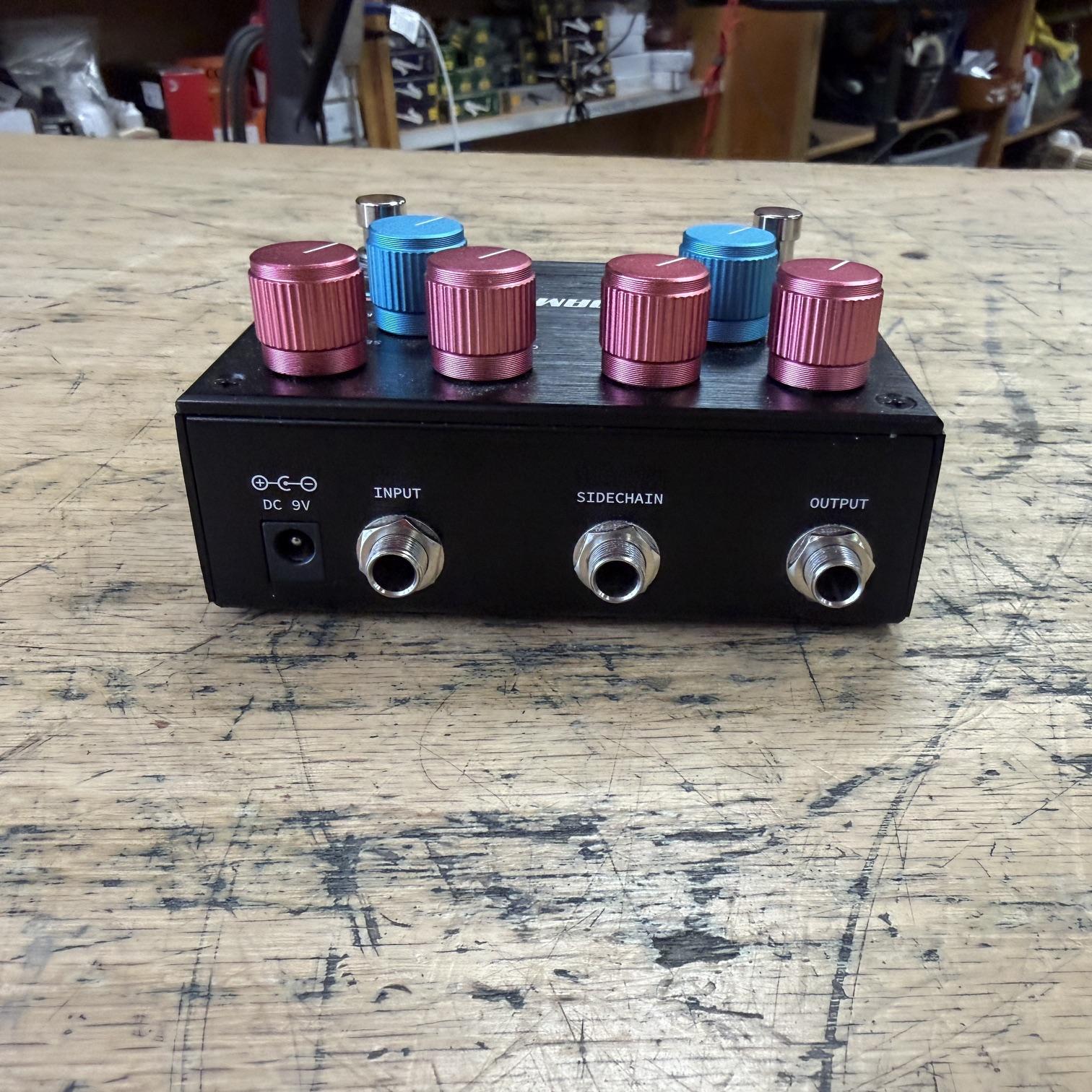 Used Pigtronix Gloamer Polyphonic Amplitude Synthesizer Guitar Pedal - Image 5