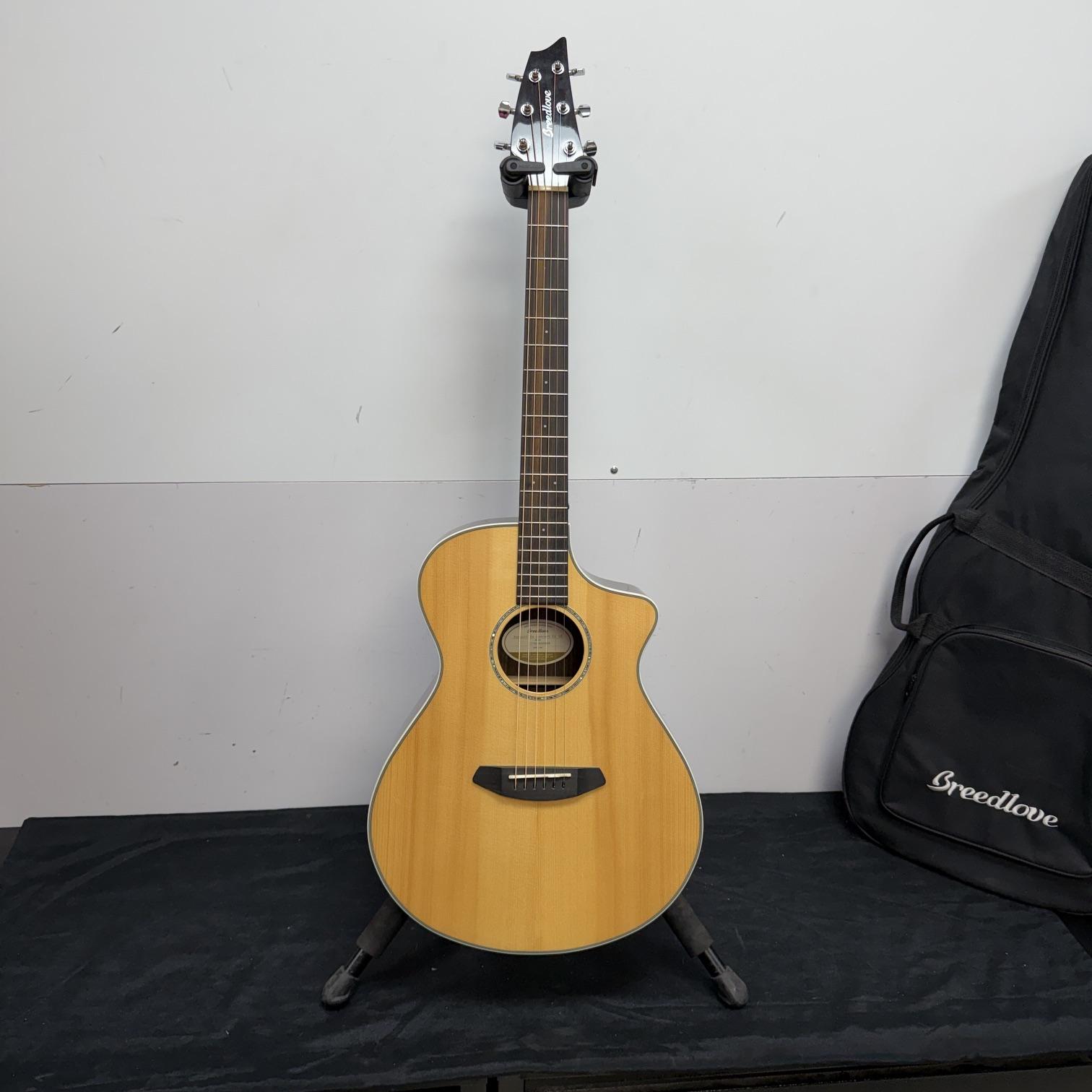 Used Breedlove Pursuit EX Concert CE SE Acoustic Electric Guitar with Gig Bag - Image 2