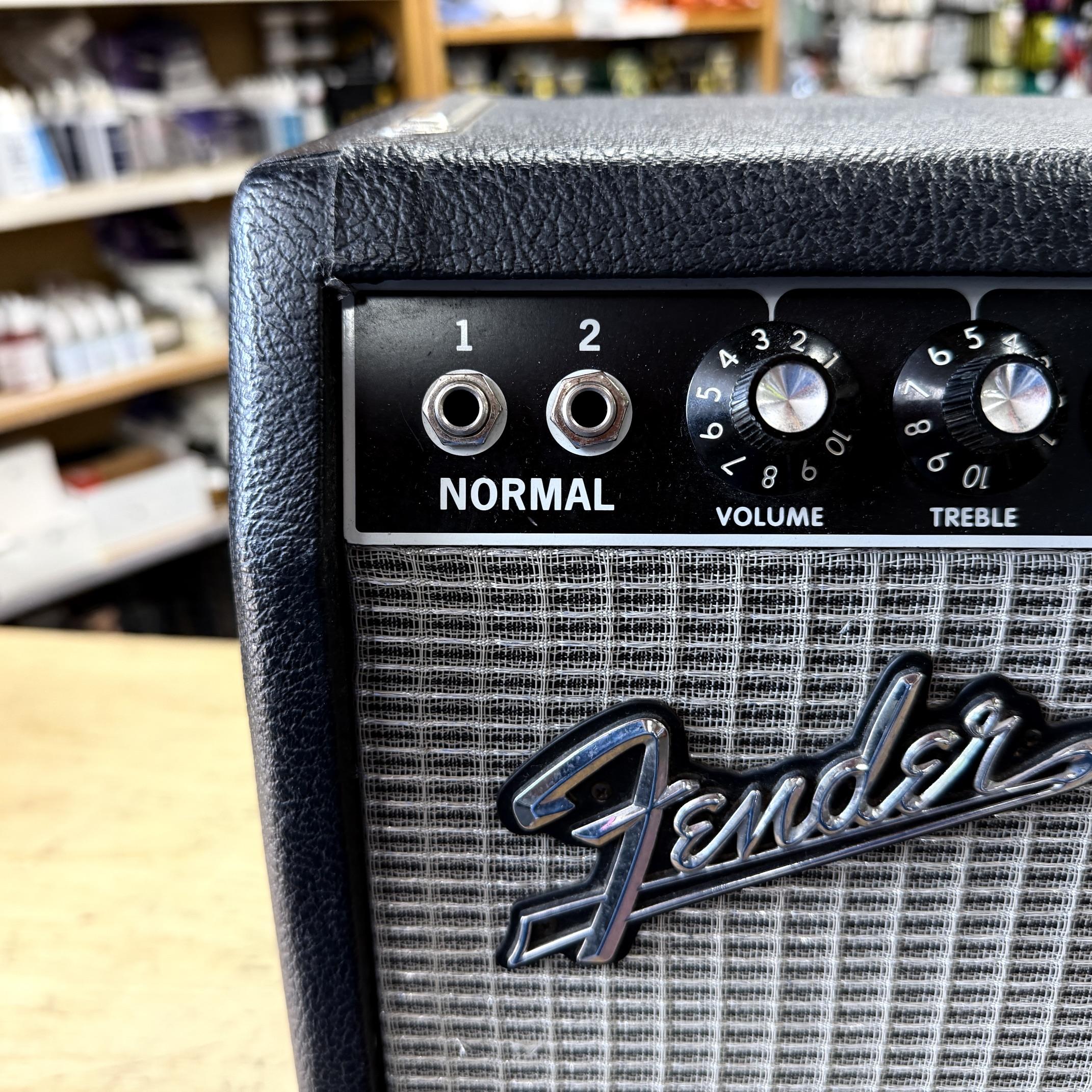 Used Fender 65 DELUXE REVERB Reissue Tube Guitar Amp Amplifier with Footswitch & Cover 2013 - Image 2