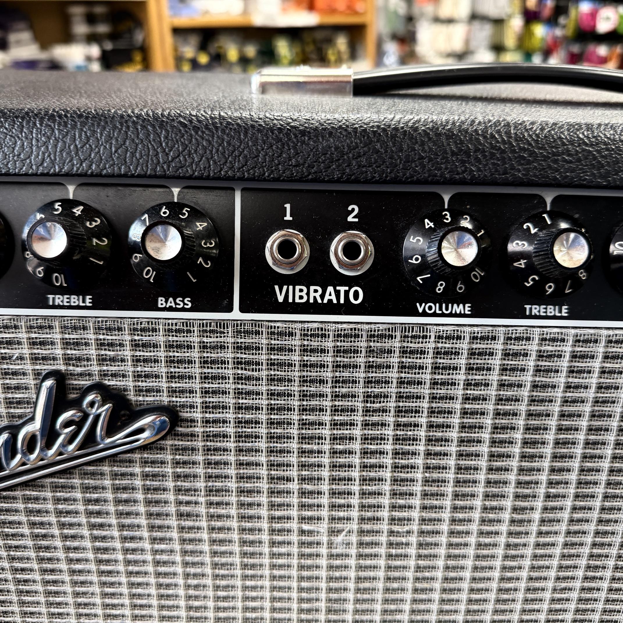 Used Fender 65 DELUXE REVERB Reissue Tube Guitar Amp Amplifier with Footswitch & Cover 2013 - Image 3