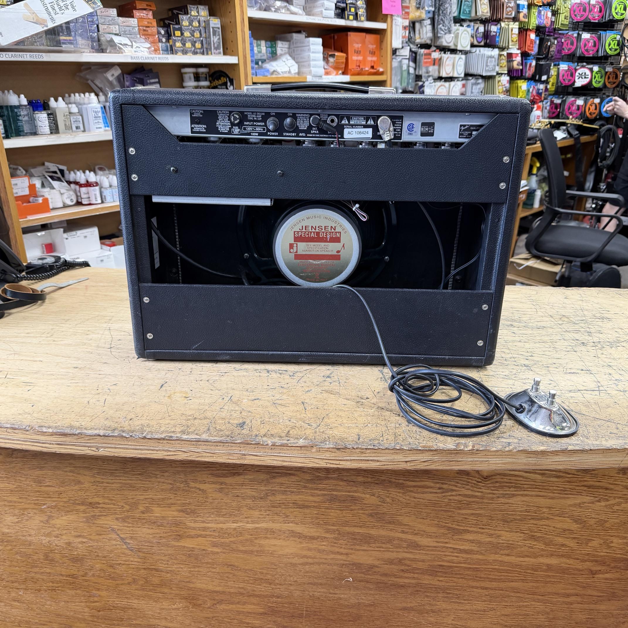 Used Fender 65 DELUXE REVERB Reissue Tube Guitar Amp Amplifier with Footswitch & Cover 2013 - Image 9