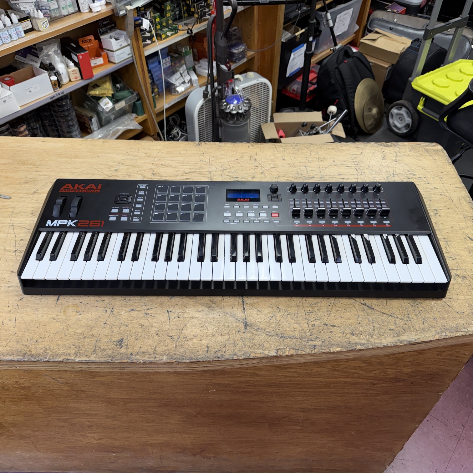Used AKAI Professional MPK261 61-key Keyboard MIDI Controller