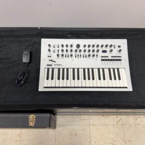 Used Korg minilogue 4-voice Analog Synthesizer 37-key Keyboard with AC Adapter Tested