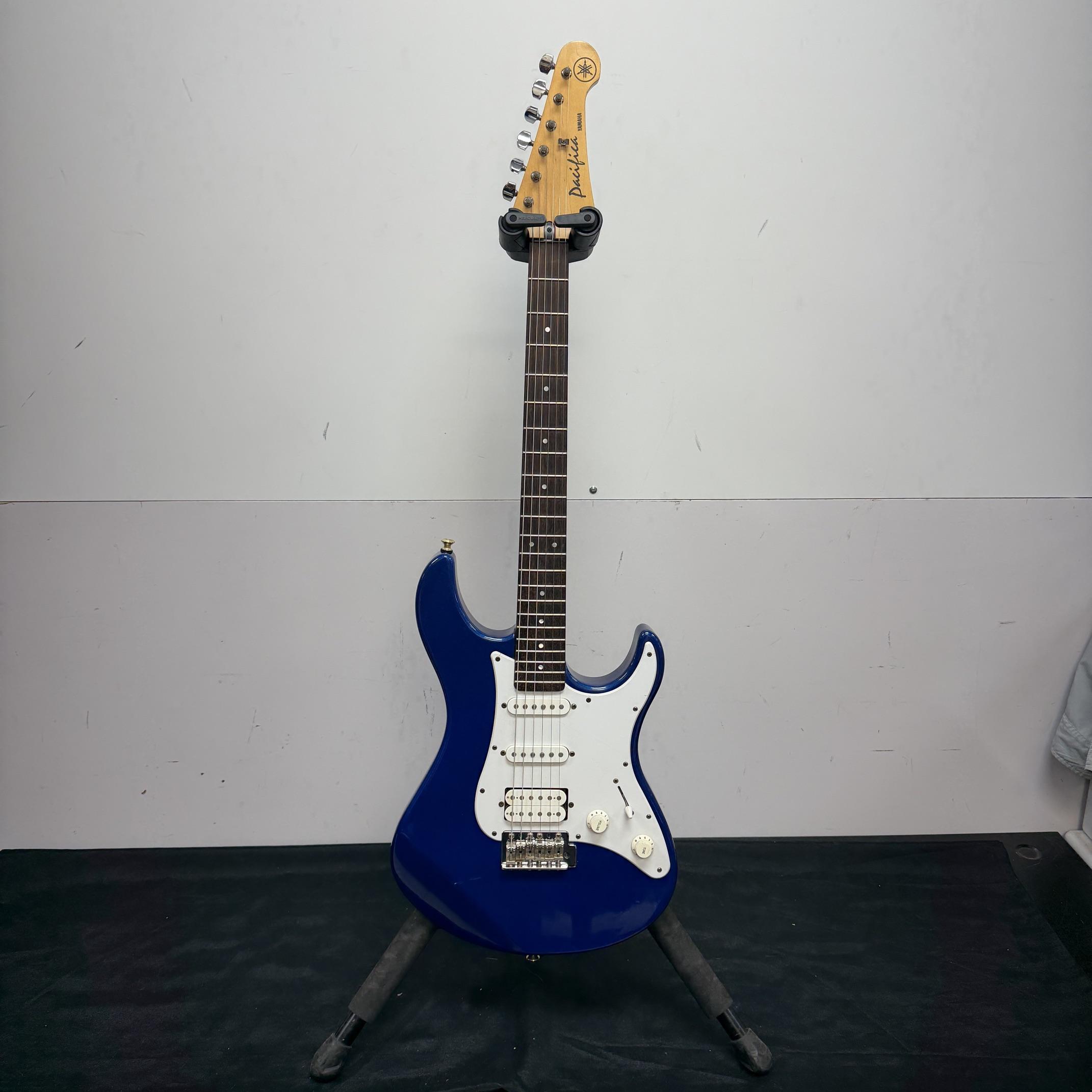 Used Yamaha PAC012 Pacifica Electric Guitar Metallic Blue