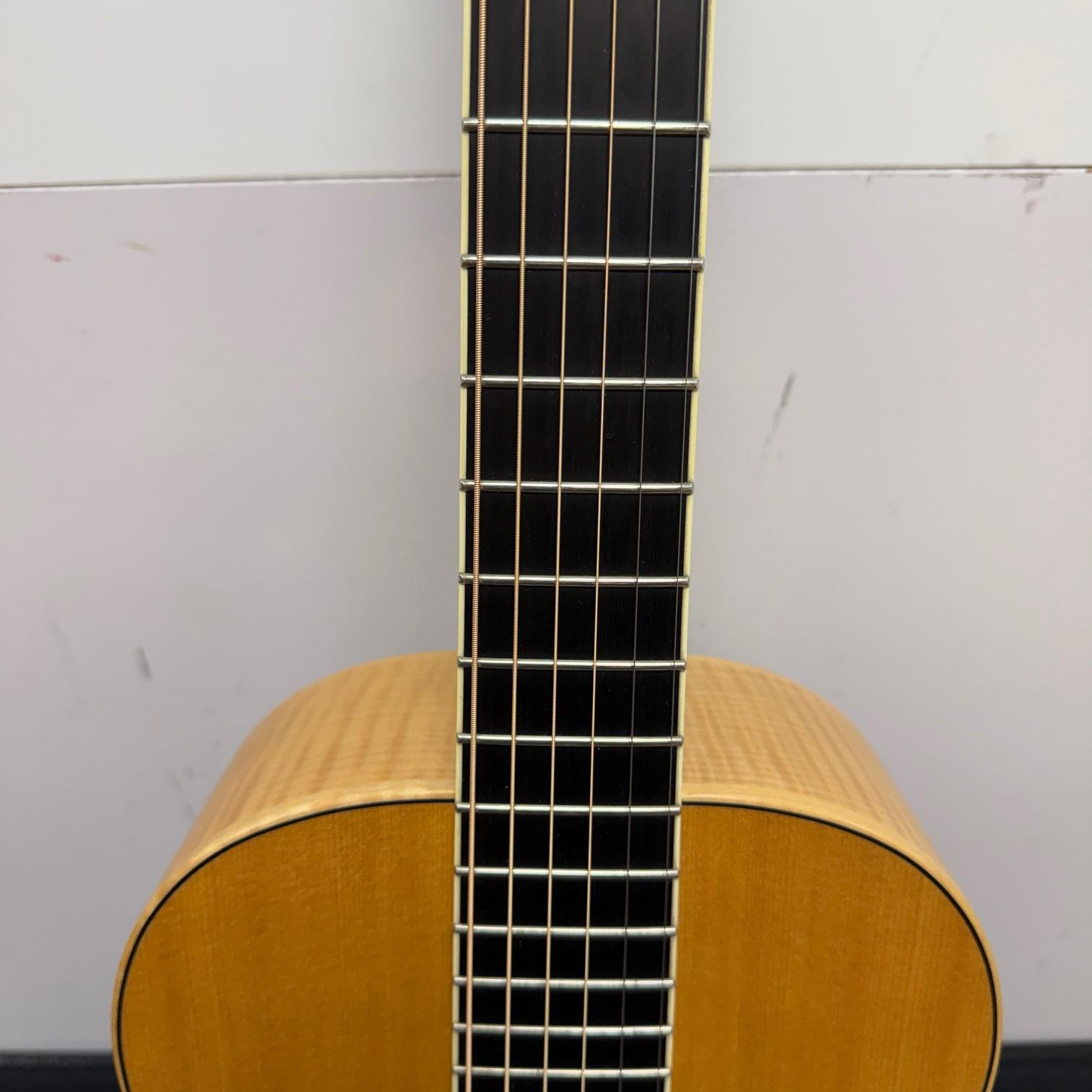 Used Larrivee O-01 Parlor Guitar Maple Special Edition Acoustic Guitar with Case Flame Maple 2003 - Image 6