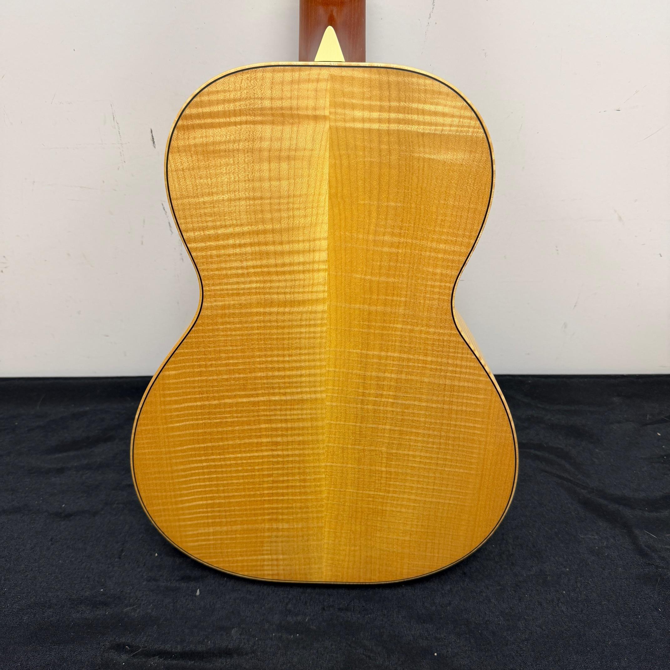 Used Larrivee O-01 Parlor Guitar Maple Special Edition Acoustic Guitar with Case Flame Maple 2003 - Image 18