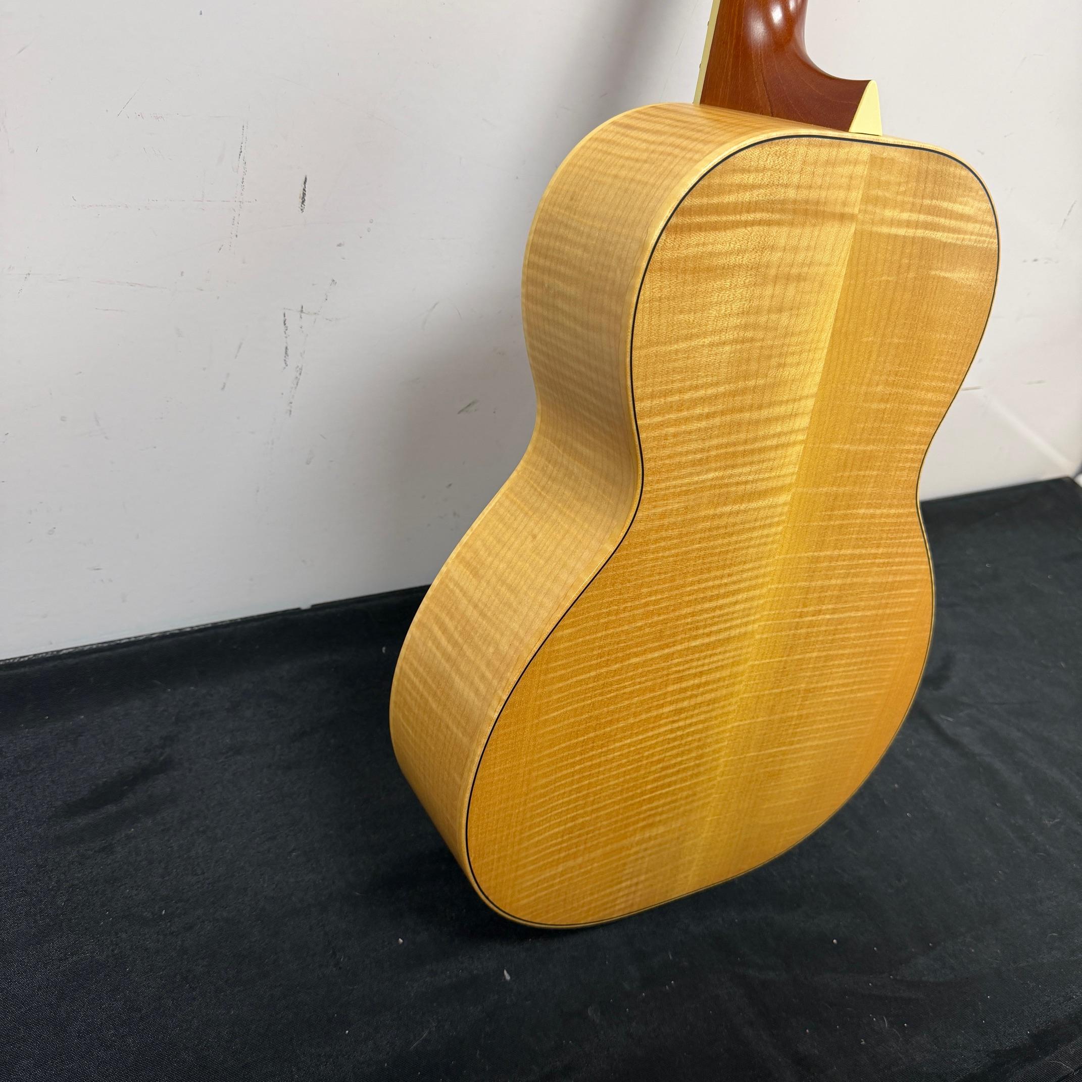 Used Larrivee O-01 Parlor Guitar Maple Special Edition Acoustic Guitar with Case Flame Maple 2003 - Image 20