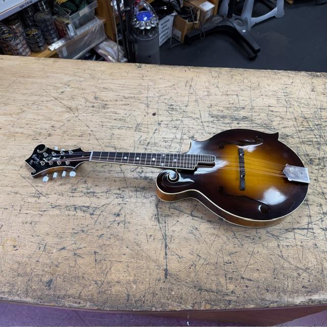 Used The Kentucky KM-1000 Master Model F-Style Acoustic 8-String Mandolin