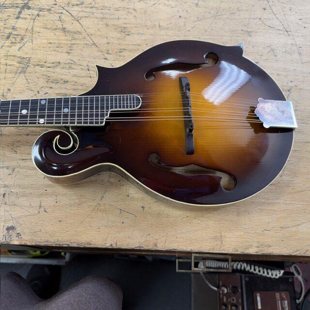 Used The Kentucky KM-1000 Master Model F-Style Acoustic 8-String Mandolin - Image 5