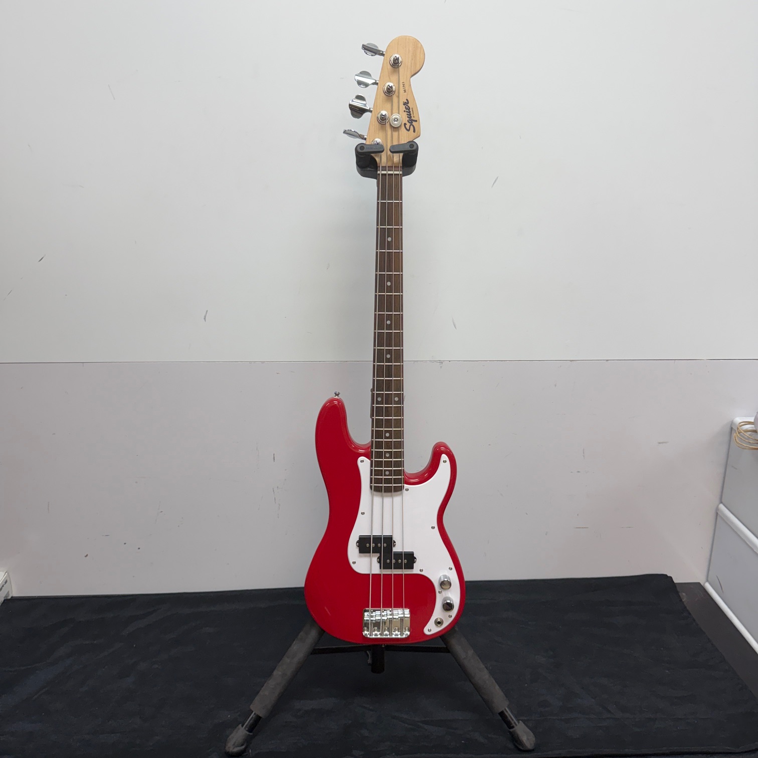 Used Squier Precision P Bass Mini Electric Bass Guitar Dakota Red Laurel Fingerboard 2024