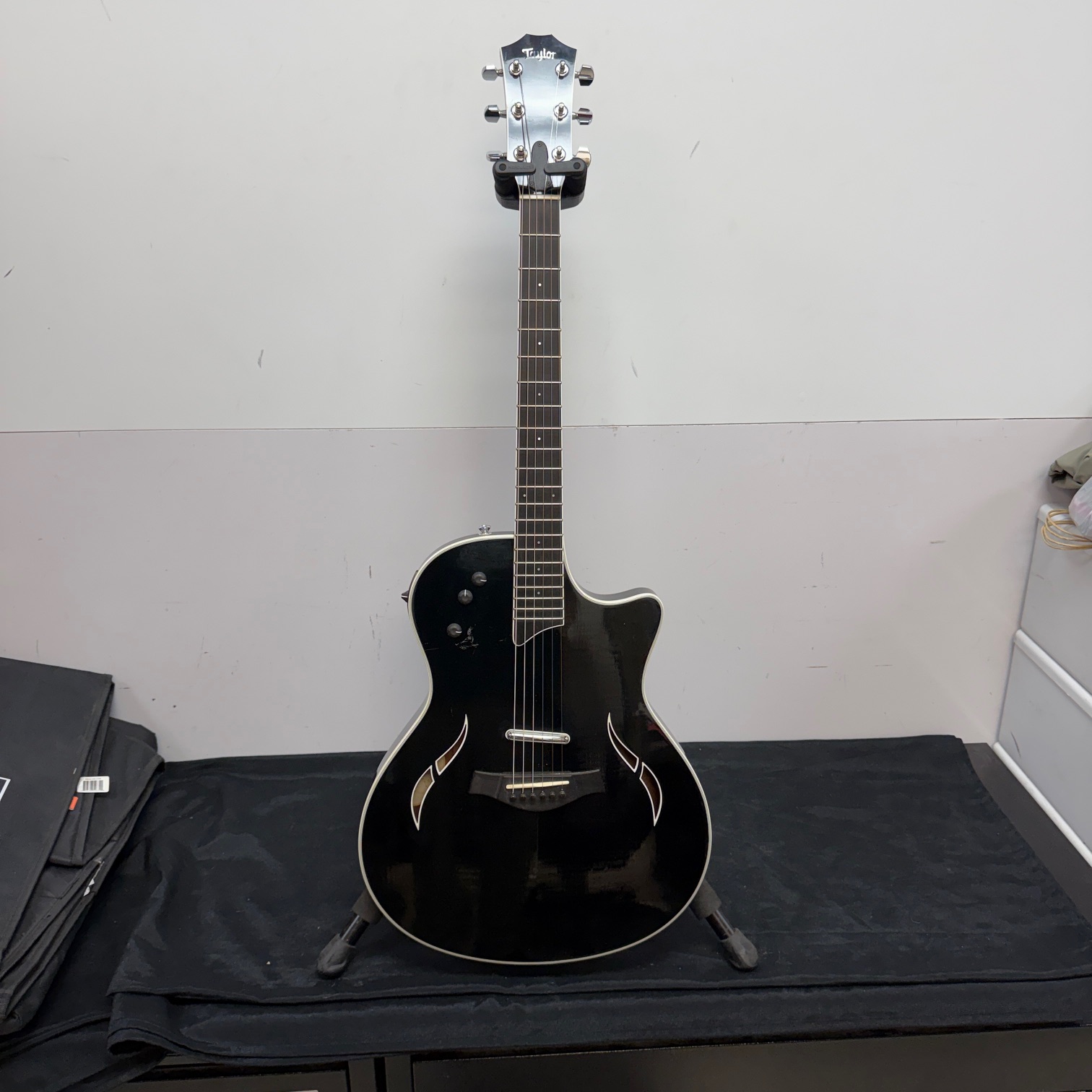 Used Taylor T5-S1 Standard Maple Electric Guitar 2005 - 2013 - Translucent Black Edgeburst