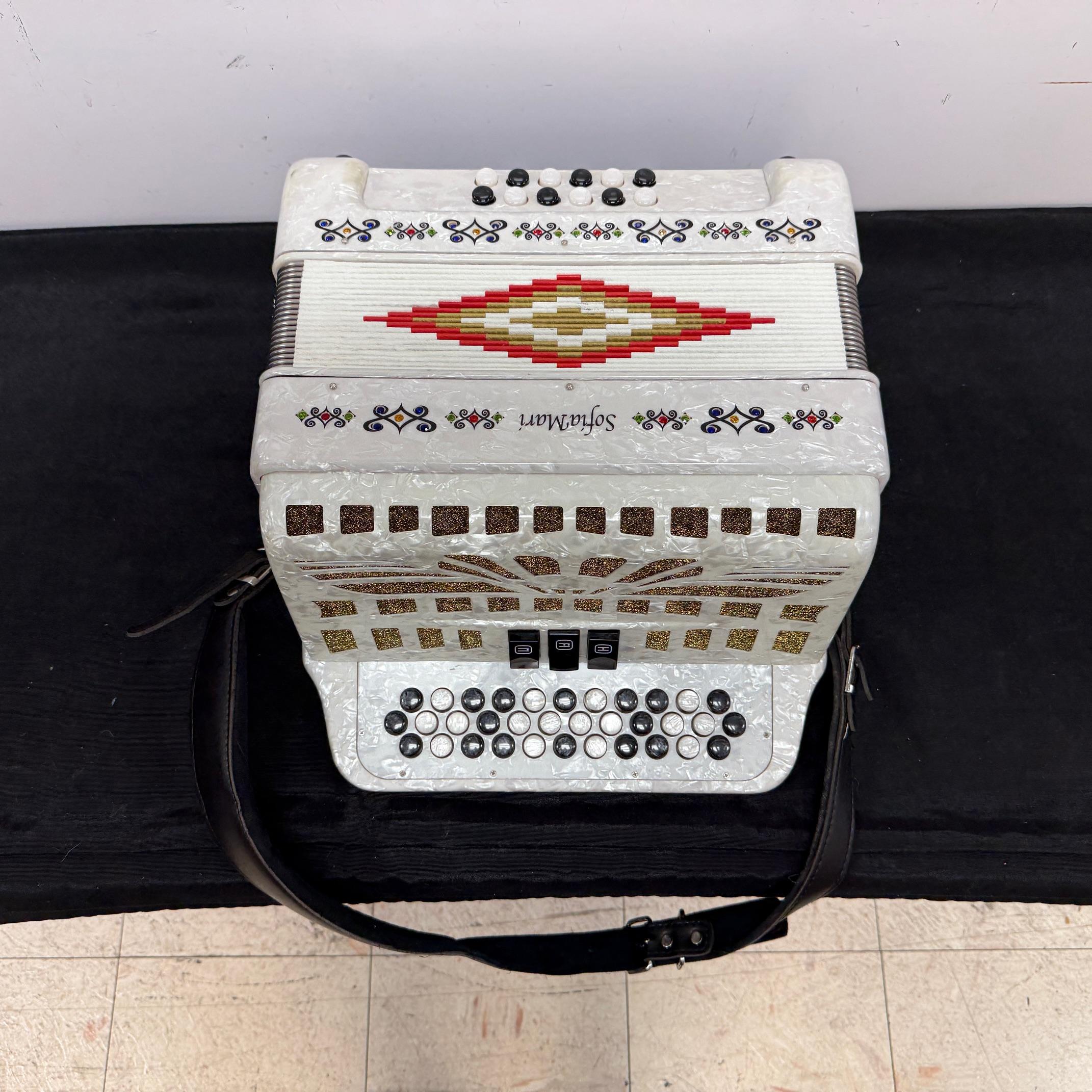 Used Sofiamari NSM-3412 34-Button 12-Bass Accordion GCF White Pearl - Image 2