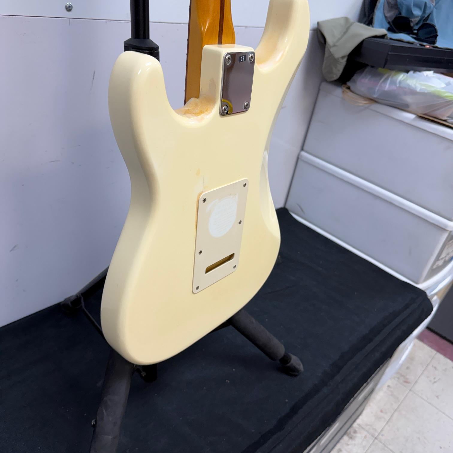 Used Fender Standard Fat Strat Stratocaster Electric Guitar HSS Made in Mexico 2003 Antique White - Image 22