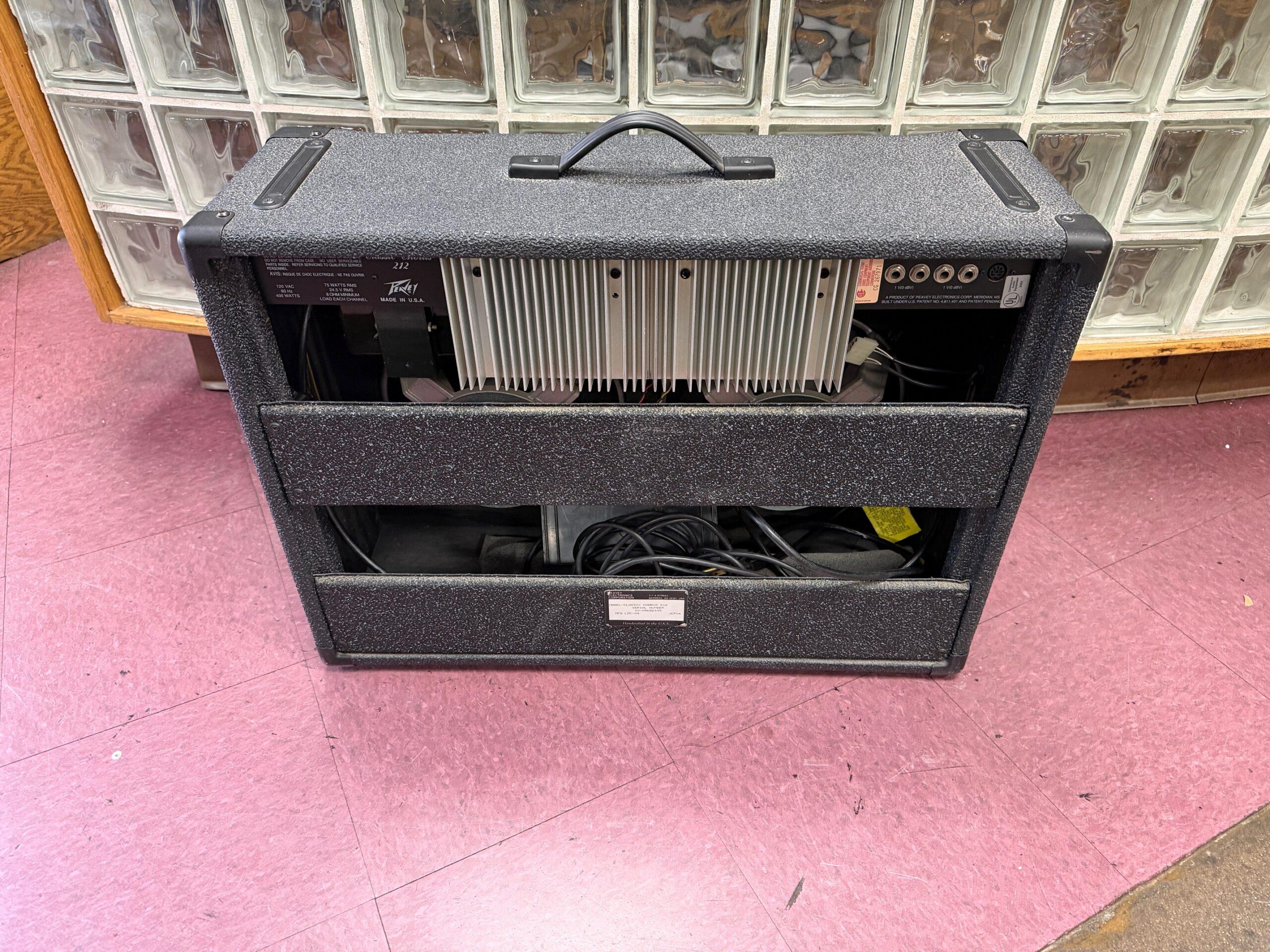 Vintage Peavey Classic Chorus 212 Solid State Combo Guitar Amp Amplifier - Image 8