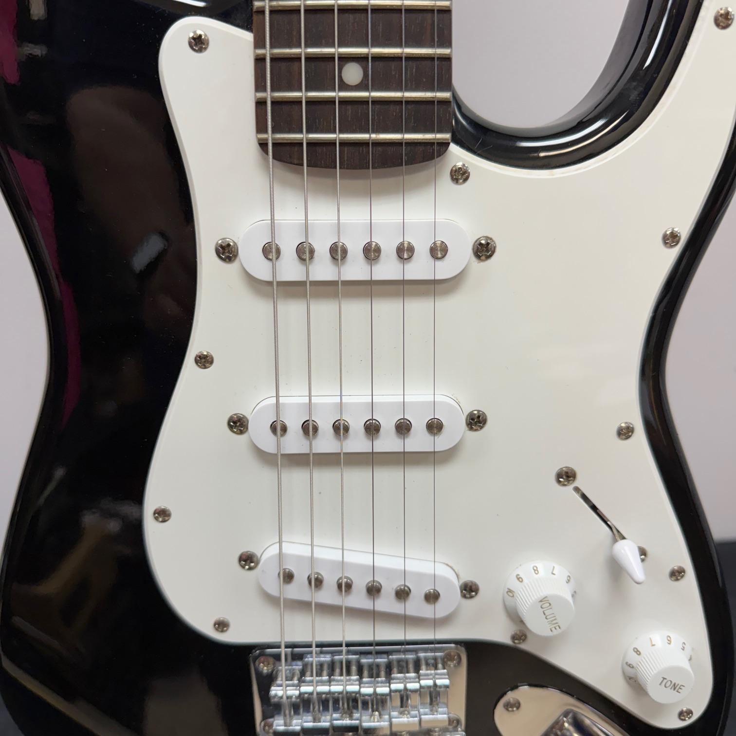 Used Squier Mini Strat Stratocaster Electric Guitar Black - Image 7