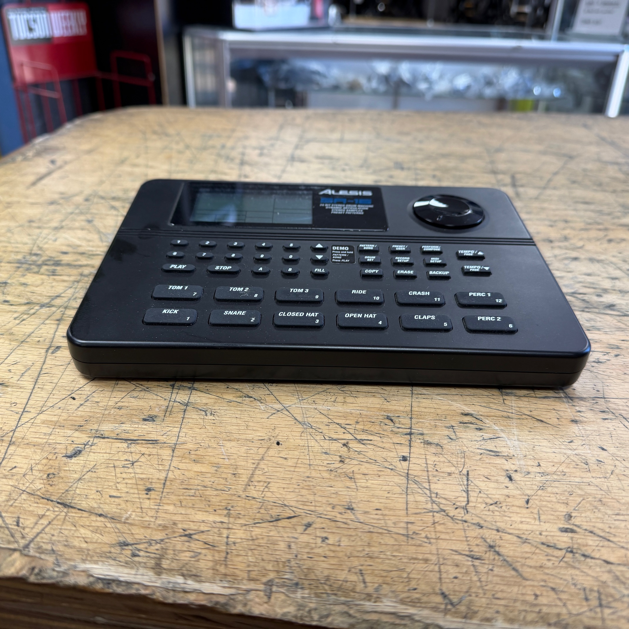 Used Alesis SR-16 Drum Machine with Original Box Manual and AC Adapter - Image 6